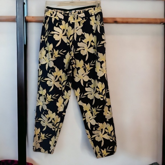 Talbots Women’s Linen Blend Lightweight Navy/Yellow Floral Pants Size 2 - Picture 1 of 5